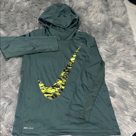dri fit hooded shirt